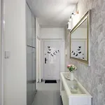Luxurious, Intimate Getaway Bp بودابست