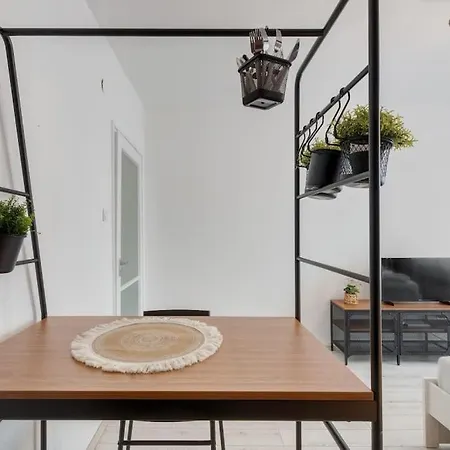 Luxurious, Intimate Getaway Bp Appartement