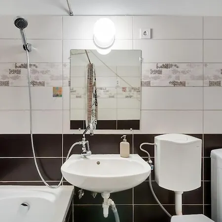 Luxurious, Intimate Getaway Bp *