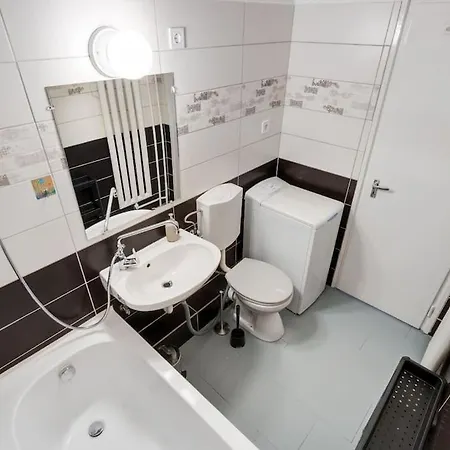 Luxurious, Intimate Getaway Bp דירה